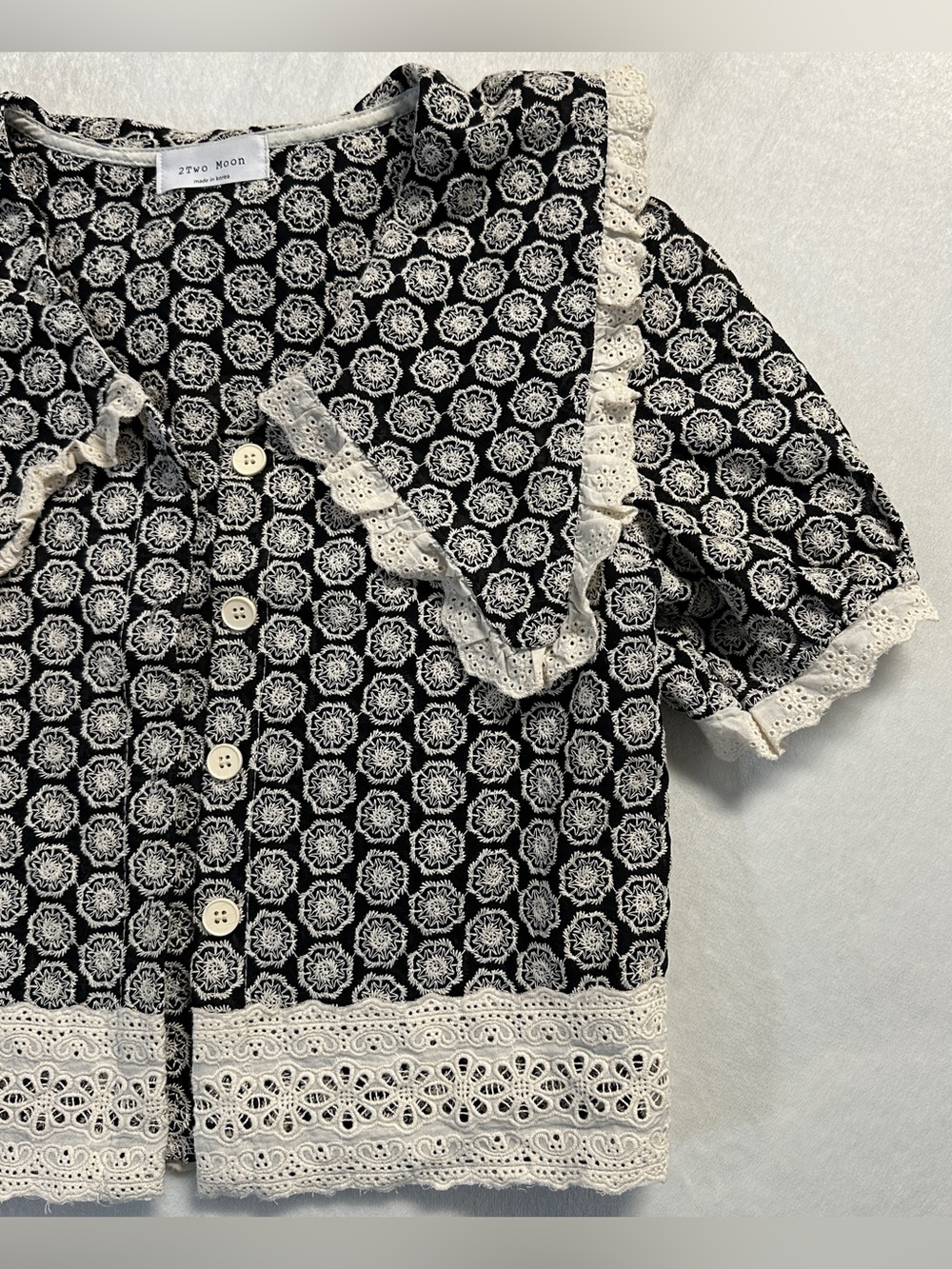 2TWO MOON women's ivory black delicate floral crochet lace collar blouse, M. - Picture 5 of 10